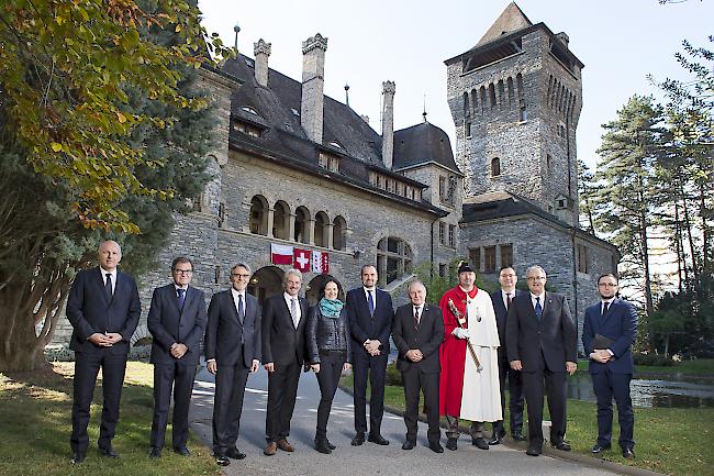 Die Walliser Delegation empfing am Dienstag den polnischen Botschafter mit weiteren Vertretern.