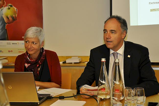 Im Einsatz für die Schweizer Gastromesse: Direktorin Marie-Noëlle Pasquier und Messe-Präsident Staatsrat Christophe Darbellay.