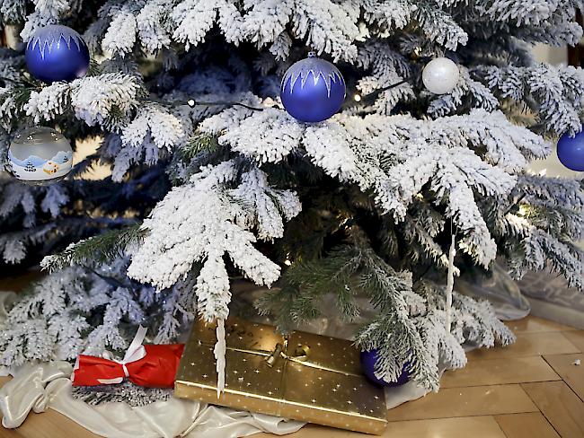 "O du fröhliche" - 292 Franken wollen Schweizerinnen und Schweizer pro Kopf dieses Jahr für Weihnachtsgeschenke ausgeben.