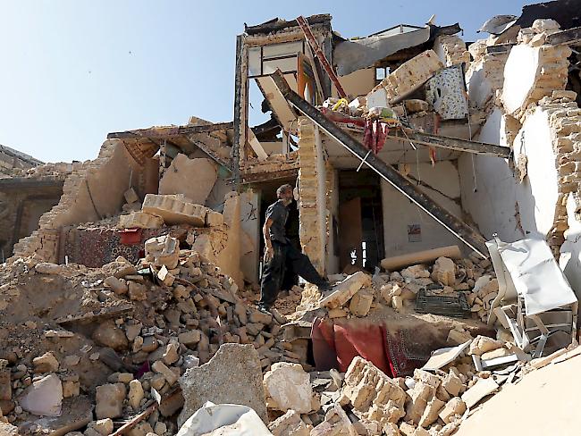 Trümmer nach dem Erdbeben im Westen Irans. (Archiv)