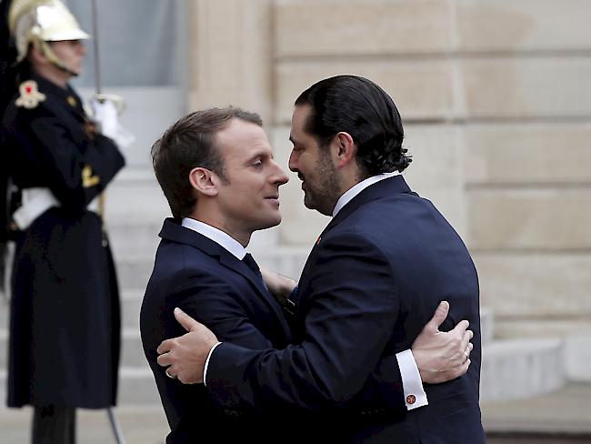 Der libanesische Ministerpräsident Saad Hariri (rechts) wird vom französischen Präsidenten Emmanuel Macron in Paris empfangen.
