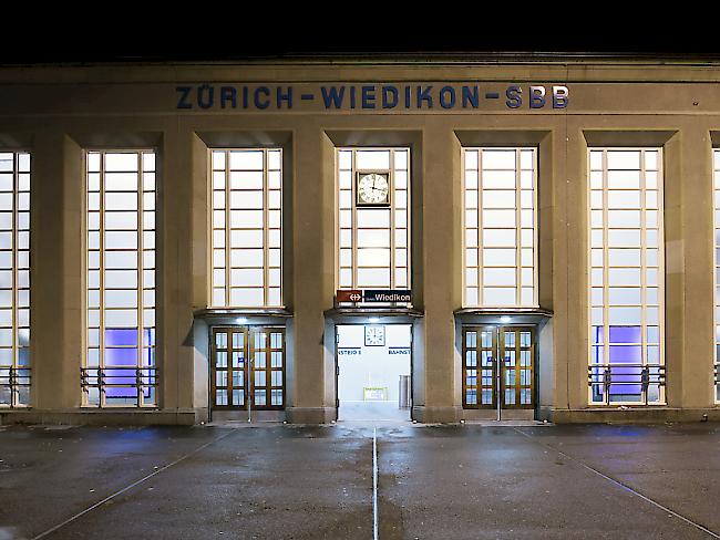 Für einen Rechtsextremen, der 2015 in Zürich-Wiedikon in einer Gruppe einen Juden angepöbelt hat, setzt es eine happige Strafe ab. (Symbolbild)