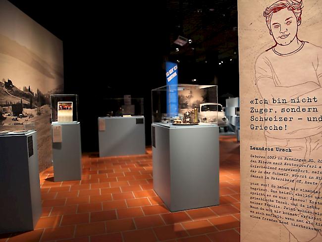Das Museum Burg Zug erzählt vom 23. November 2017 bis 8. Juli 2018 in der Ausstellung "Anders.Wo." Zuger Aus- und Einwanderungsgeschichten. Im Mittelpunkt stehen fünf Personen, so auch der 2003 geborene Leandros Urech.