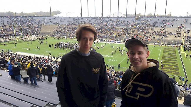 «Mein Gastbruder Ryan (rechts) und ich bei einem College-Football-Spiel»