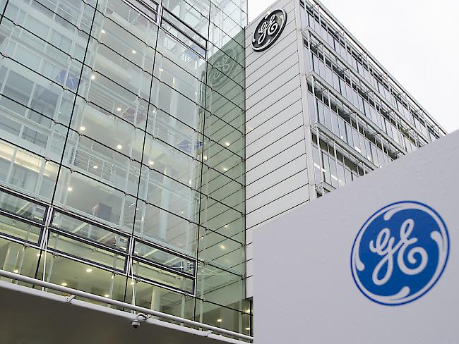 Der US-Konzern General Electric zieht nach einem schlechten Quartal die Sparschraube an. Auch in der Schweiz werden Stellen gestrichen. (Archiv)