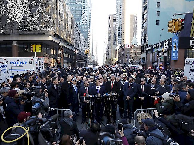 Der Gouverneur des Staates New York, Andrew Cuomo, informiert über den versuchten Terroranschlag.