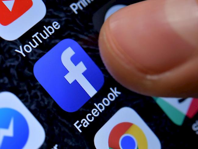 Von Snapchat und Instagram im Jahr 2017 überflügelt: Facebook wird in der Schweiz von 15- bis 24-Jährigen weniger intensiv genutzt.
