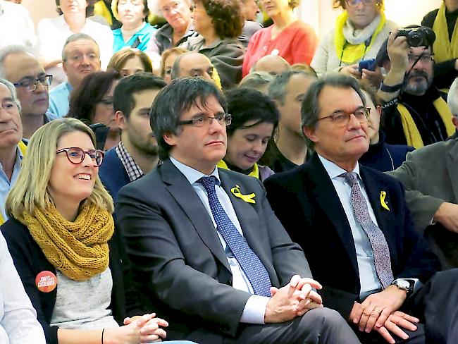 Musste sein Haus hergeben: Kataloniens Ex-Premier Artur Mas (rechts). (Archivbild)