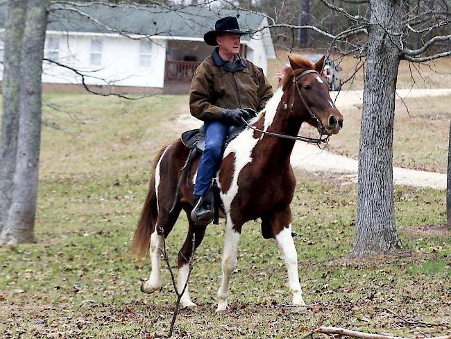 Kam mit dem Pferd zur Stimmabgabe: der republikanische Senats-Kandidat Roy Moore.