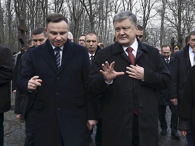 Wollen den Streit zwischen ihren Ländern beilegen: Der polnische Präsident Duda (links) und der ukrainische Präsident Poroschenko.