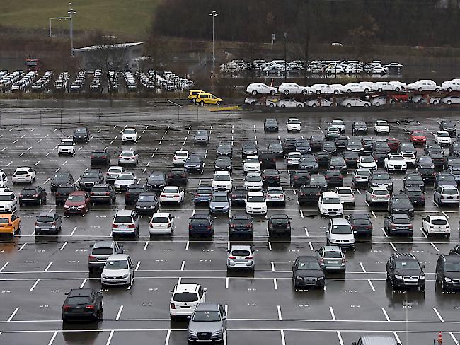 Grau, schwarz oder weiss und meistens VW: Das zeigt ein Blick in die Statistik der Neuwagen 2017. (Symbolbild)