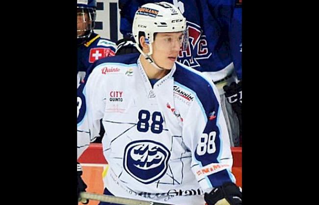 Der Stürmer Luca Valenza wechselt von Uni Neuchâtel zum HC Siders.