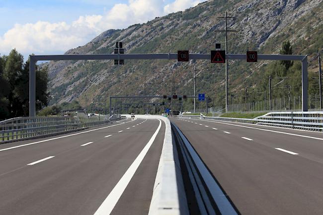 Einmal im Monat wird der Autobahnabschnitt A9 Susten – Gampel im laufenden Jahr wegen Unterhaltsarbeiten kurzzeitig gesperrt.