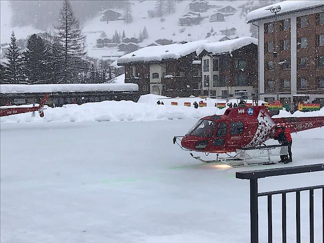 Der Heli-Shuttle der Air Zermatt flog Zermatt-Stalden.