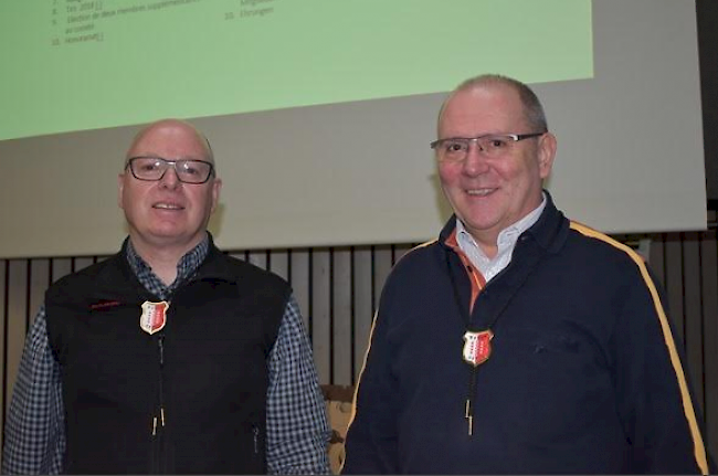 Das erste Lächeln der neuen Vorstandsmitglieder. Beat Abgottspon (l.) und Louis Kronig (r.)