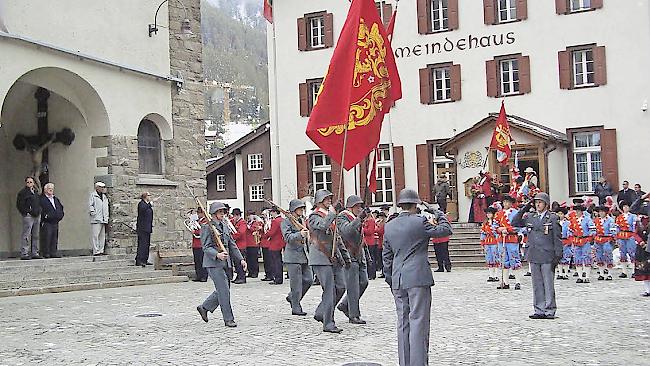 Die Zermatter Ehrengarde hat ein akutes Nachwuchsproblem.