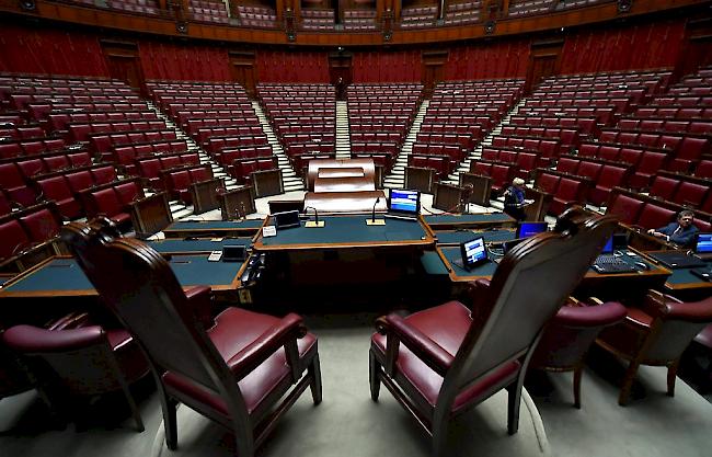 Italien wählt im März. Der Blick in die leere Abgeordnetenkammer.