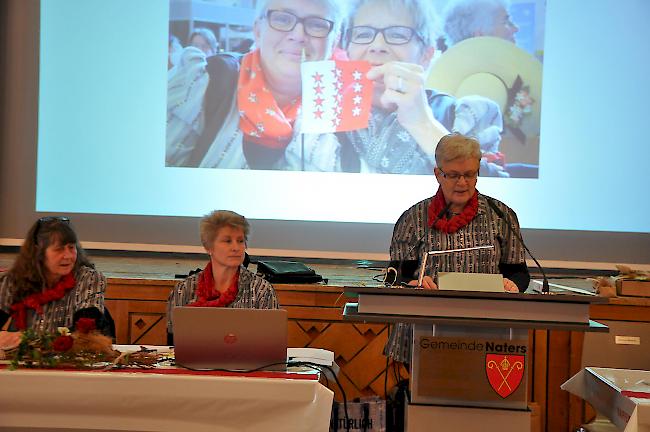 Vorstandsmitglied Rita Brantschen mit den Co-Präsidentinnen Madeleine Schmidli und Pia Eggel (von links).