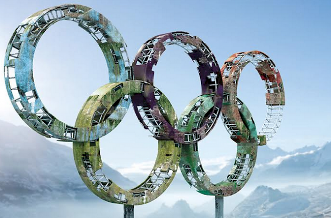 Die fehlende Nachhaltigkeit von «Sion 2026» wird mit rostigen Olympia-Ringen dargestellt.