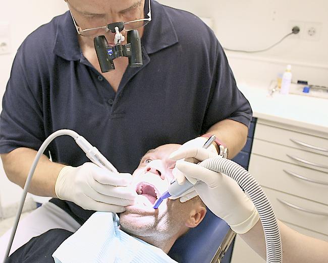 Gibt es bald regelmässige Zahnarztbehandlungen im Altersheim?
