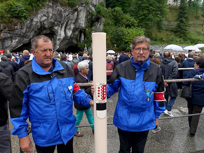 Das Walis und Freiburg mit der Pilgerkerze in Lourdes präsent.