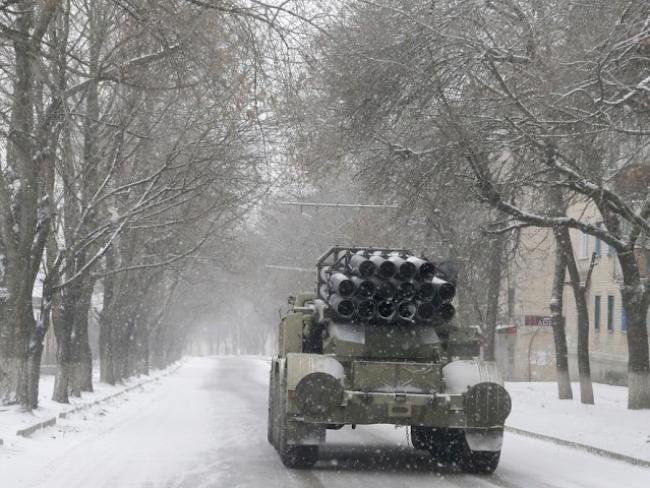 Ukrainischer Lastwagen mit "Smerch" Raketenwerfer in Artemiwsk
