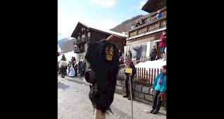 Preisgekr&ouml;nte Tsch&auml;gg&auml;tta von Roland Rieder aus dem Maskenkeller von Hans und Hans-Jakob Rieder aus Kippel.