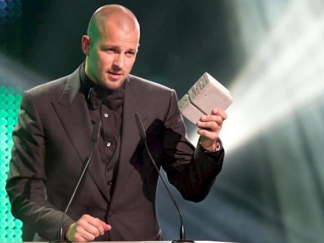 Rapper Stress mit dem begehrten Betonklotz - Bild aus dem Jahr 2012