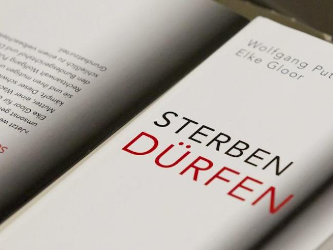 Buch "Sterben dürfen" am Exit Sterbehilfe Kongress 2012 in Zürich