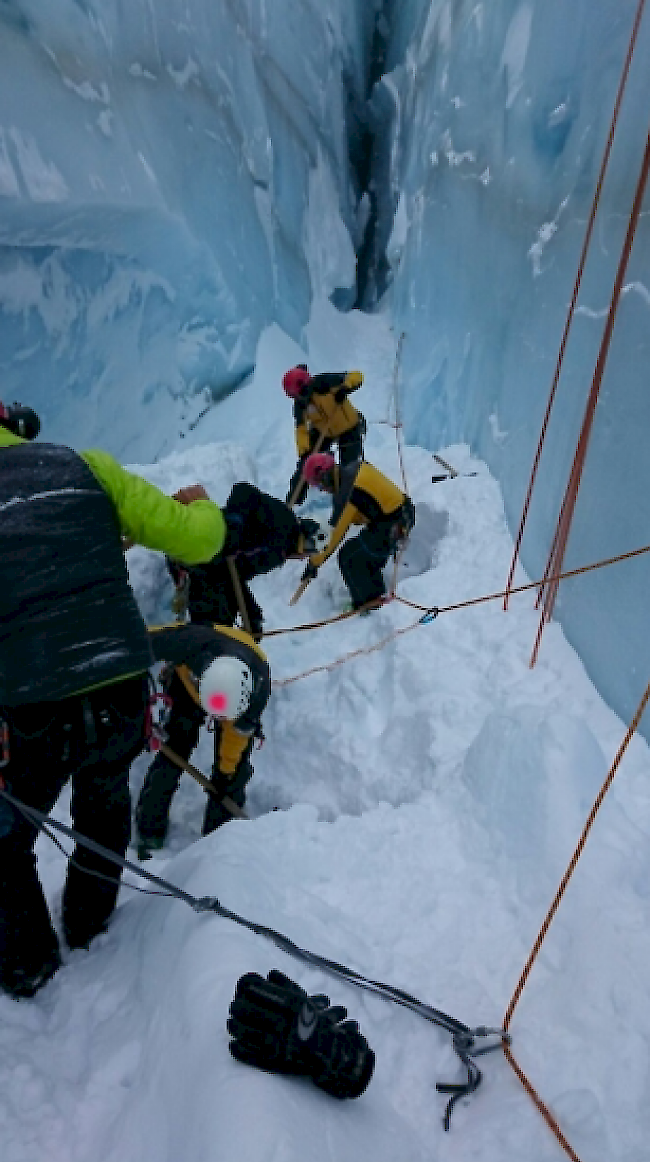 Bergunfall Jungfraufirn Bergrettung Gletscherspalte