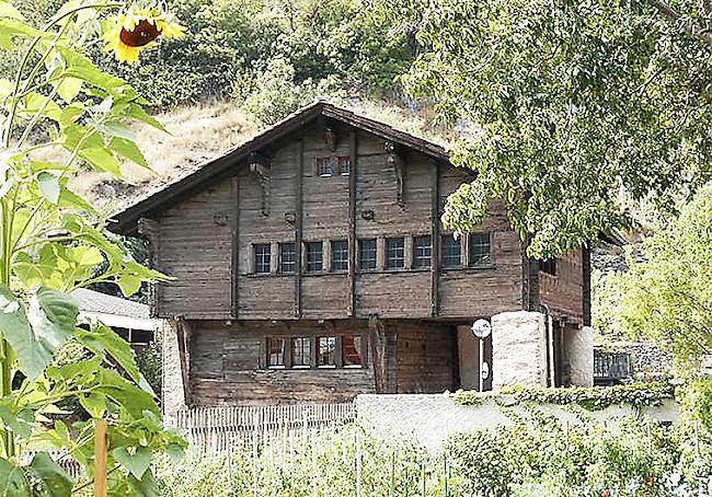 Für die Sanierung des Burgerhauses in Gampel wird ein Nachkredit benötigt.