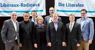 Die Kandidaten von links nach rechts: Jean-René Germanier, Léonard Bender, Xavier Mottet, Iris Kündig Stoessel, Patrick Planche, Pierre-Alain Grichting, Philippe Nantermod und Vincent Riesen.