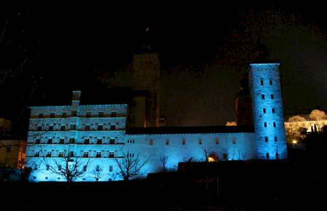 Heute Abend wird das Stockalperschloss in Brig im Rahmen des Welt-Autismus-Tages blau beleuchtet.