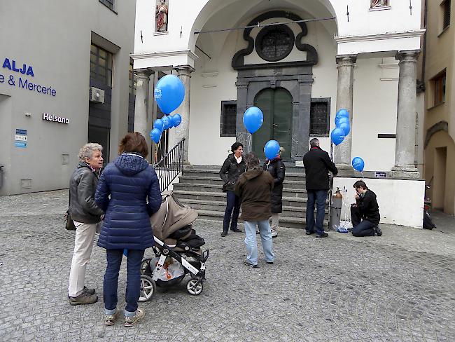 Diesjähriger Weltautismustag auf dem Sebastiansplatz in Brig.