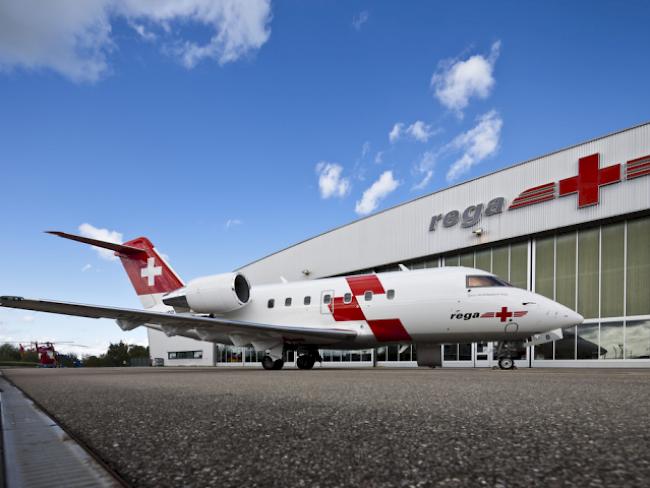 Eine Challenger 604 vor der Rega-Zentrale in Kloten (Archivbild)