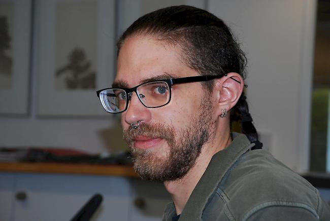 Oliver Summermatter trug die Daten sämtlicher Maturanden am Kollegium Brig zusammen