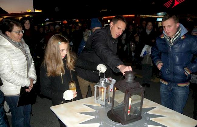 Das Friedenslicht wird in Visp empfangen