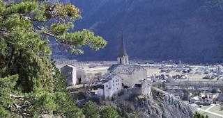 Die Burgkirche von Raron
