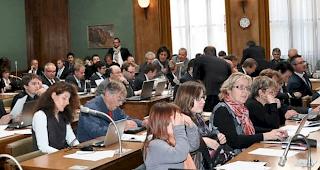 Frauen im Grossen Rat. Zahlreiche Frauen nahmen am Donnerstag am ersten Speed-Sharing f&uuml;r Politikerinnen teil (Symbolbild).
