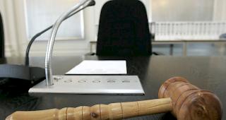 Eine 46-j&auml;hrige Frau steht wegen fahrl&auml;ssiger T&ouml;tung vor Gericht. (Archiv)