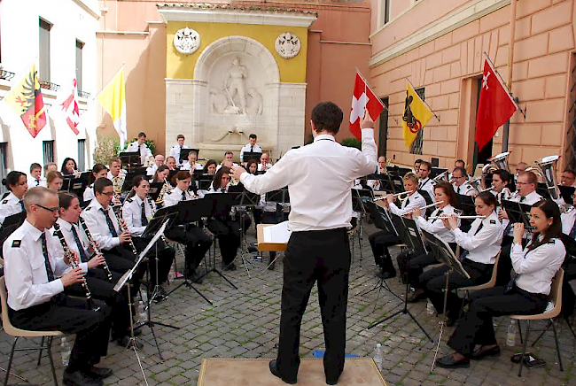 Die MG «Belalp» während dem Konzert im Ehrenhof der Schweizergarde.