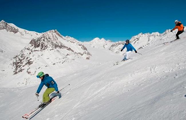 Ein Skifahrer in der Aletsch Arena (Archiv)