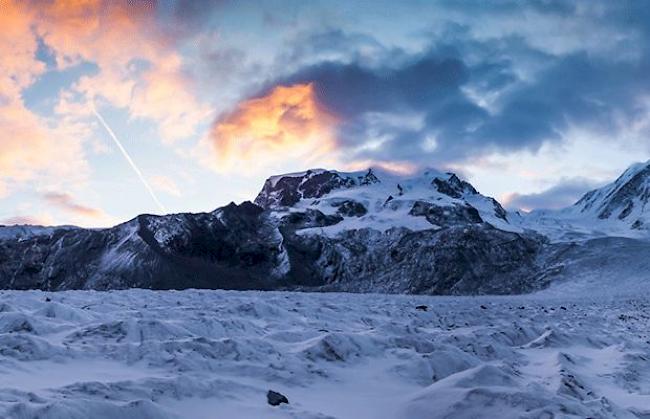 David Bumann: Gletscherpanorama anässlich des Projektes «International Glacier-Caving Camp - Gorner Glacier 2014».
