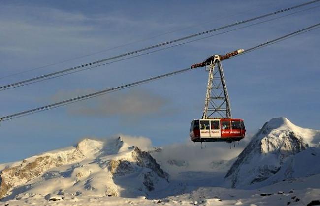 Die Zermatt Bergbahnen AG erzielte im Geschäftsjahr 2016/17 ein Rekordergebnis mit einem Umsatz von 69.6 Millionen Franken und einem Cashflow von 30.3 Millionen Franken (Archiv).