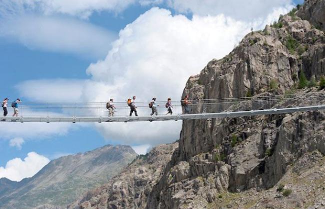Die Hängebrücke ist wieder offen.