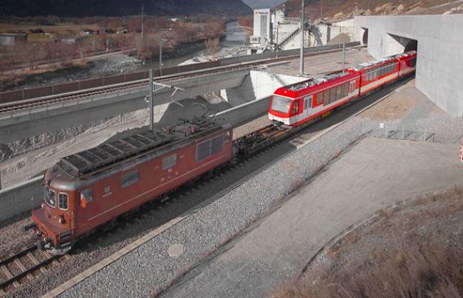 Anlieferung der KOMET-Triebzüge nach der Fahrt durch den Lötschberg-Basistunnel.