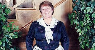 &laquo;Dieses Bild wurde vor mehreren Jahren aufgenommen. Leider passe ich jetzt nicht mehr in diese sch&ouml;ne Oberwalliser Festtagstracht hinein.&raquo;