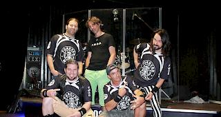 &laquo;Full Milk Over Date&raquo; in Originalbesetzung zur&uuml;ck auf der B&uuml;hne. 