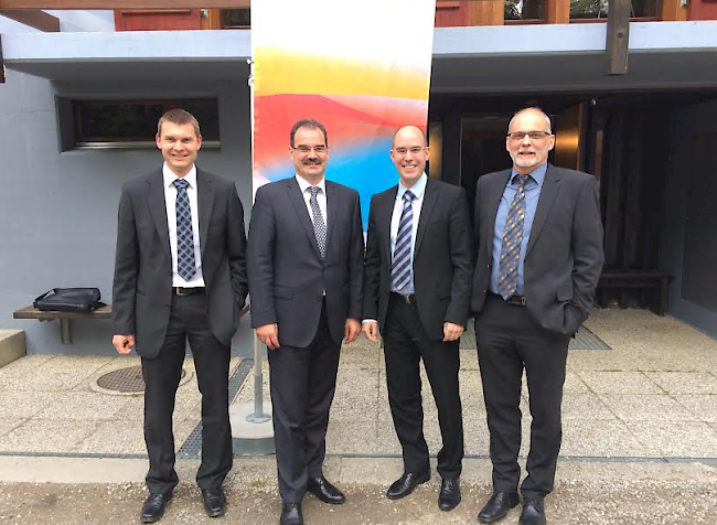 v.l.n.r): Sandro Mutter (Leiter Technik), Renato Kronig (Verwaltungsratspräsident), Hans-Peter Burgener (Direktor), Matthias Imboden (Leiter Finanzen u. Dienste)