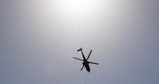 Helikopter suchten ab Sonntagmittag nach dem Vermissten. (Symbolbild)